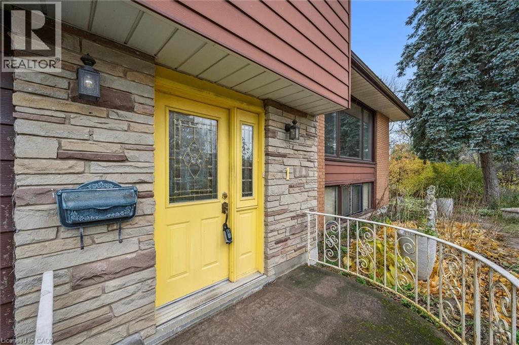 1 Marketa Crescent, Kitchener, Ontario  N2B 3B5 - Photo 4 - 40785193