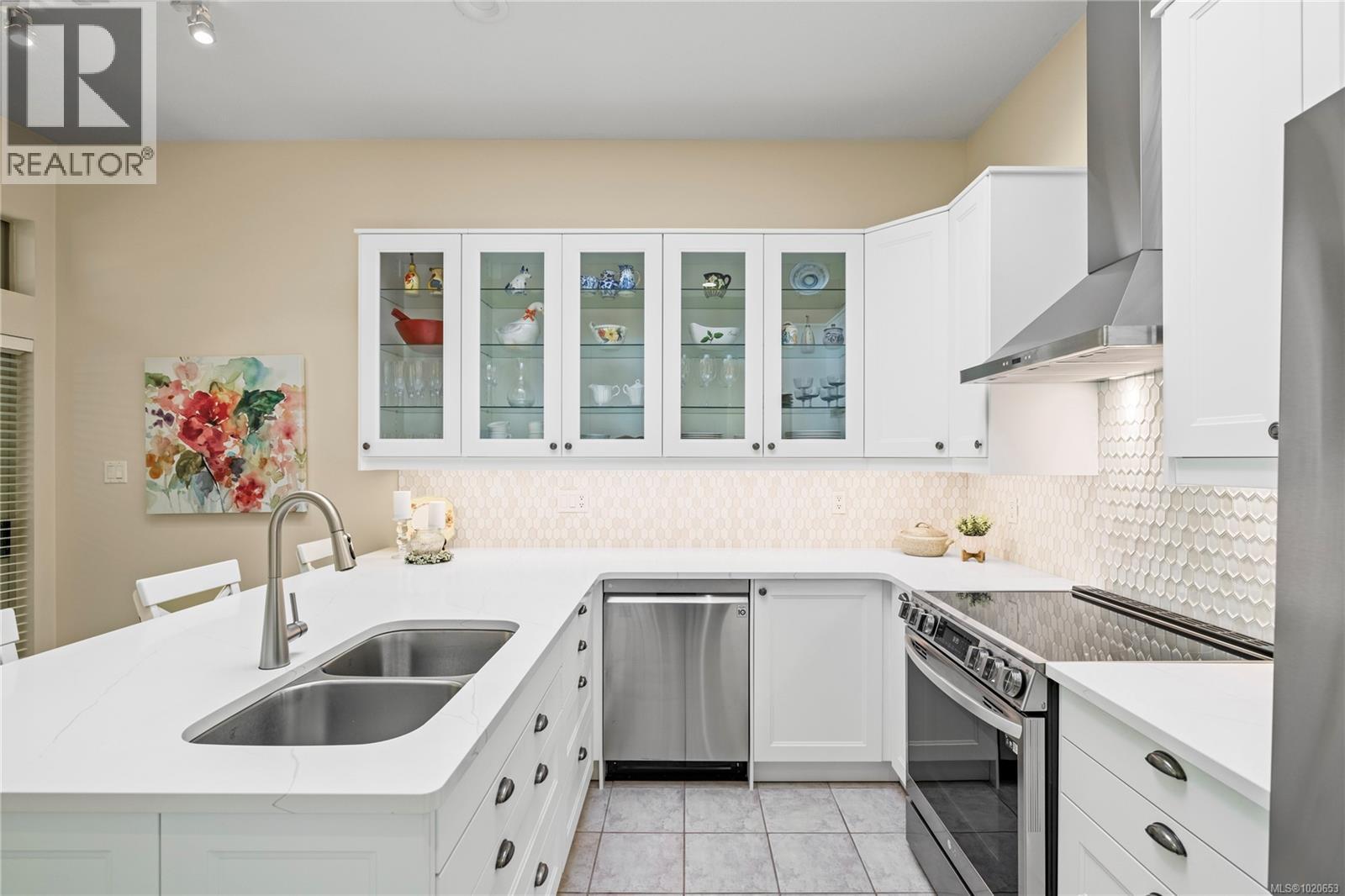 912 Lakes Blvd, French Creek, British Columbia  V9P 2P8 - Photo 2 - 1020653