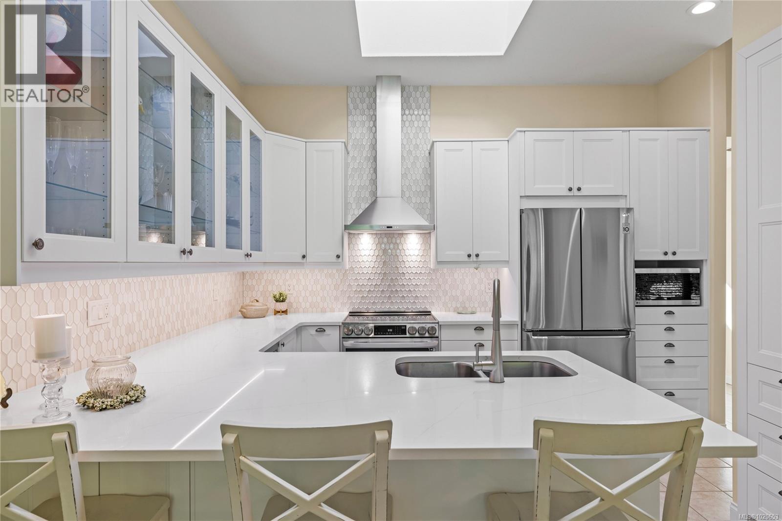 912 Lakes Blvd, French Creek, British Columbia  V9P 2P8 - Photo 5 - 1020653