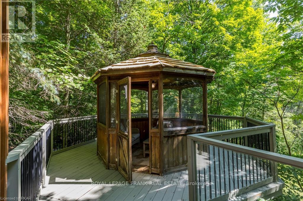 11 Fire Route 27, Trent Lakes, Ontario  K0L 1J0 - Photo 4 - X12291839