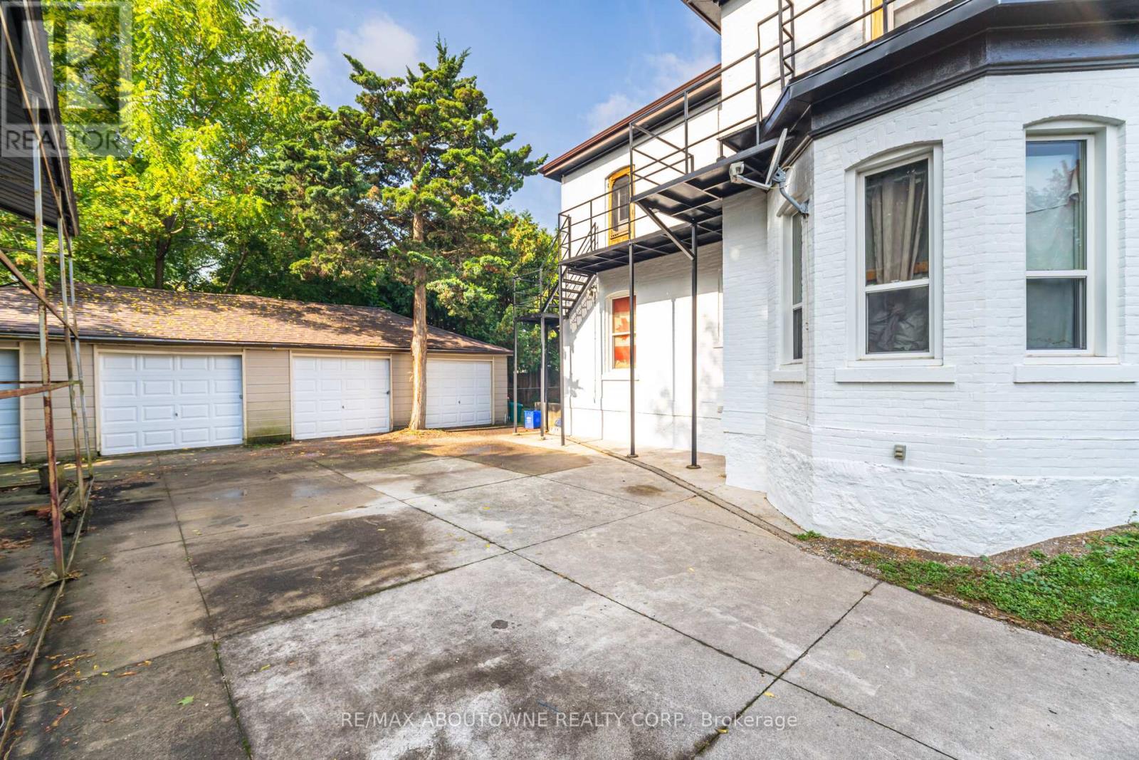 3 - 486 Holtby Avenue, Burlington, Ontario  L7R 2R3 - Photo 22 - W12427673