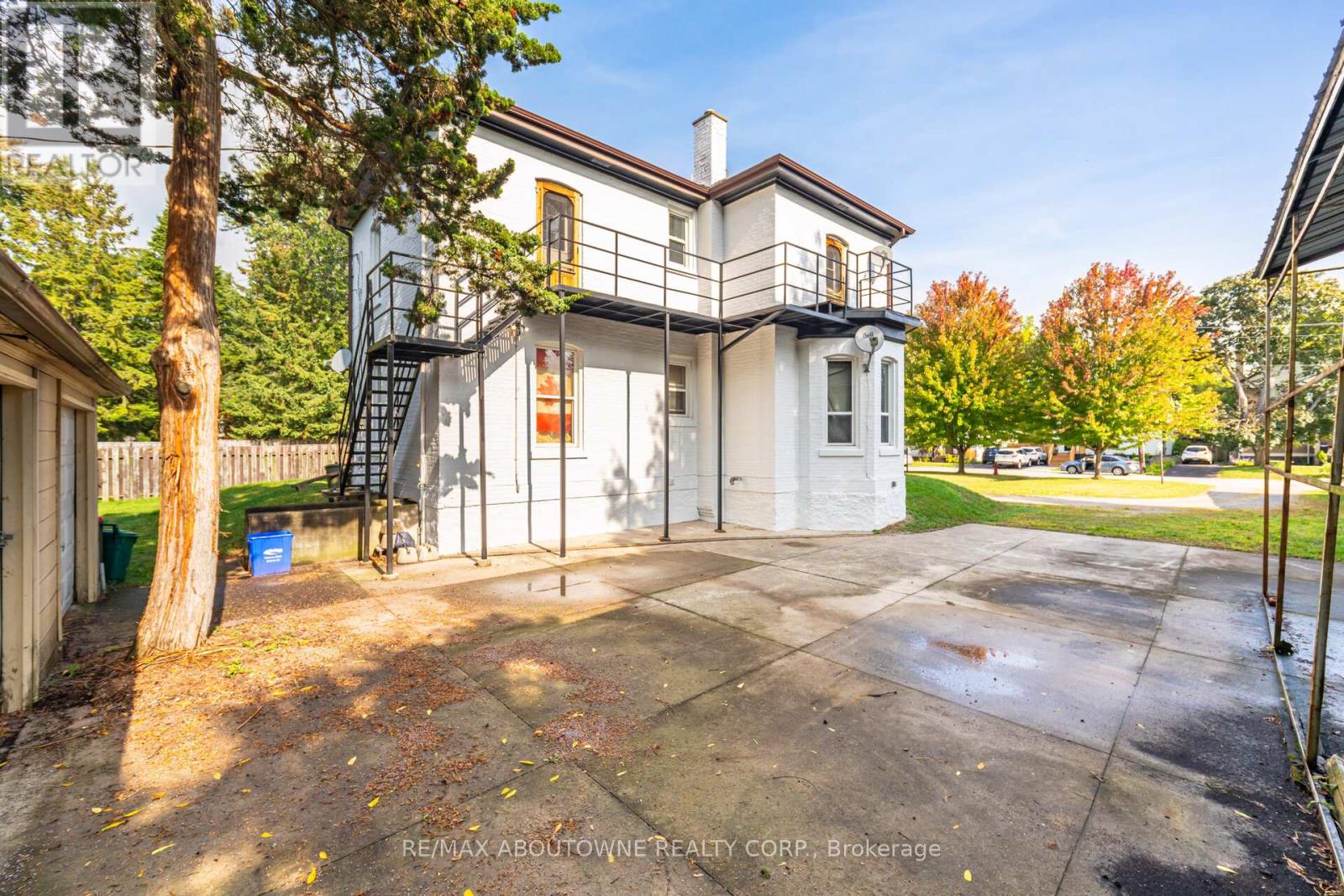 4 - 486 Holtby Avenue, Burlington, Ontario  L7R 2R3 - Photo 22 - W12427760