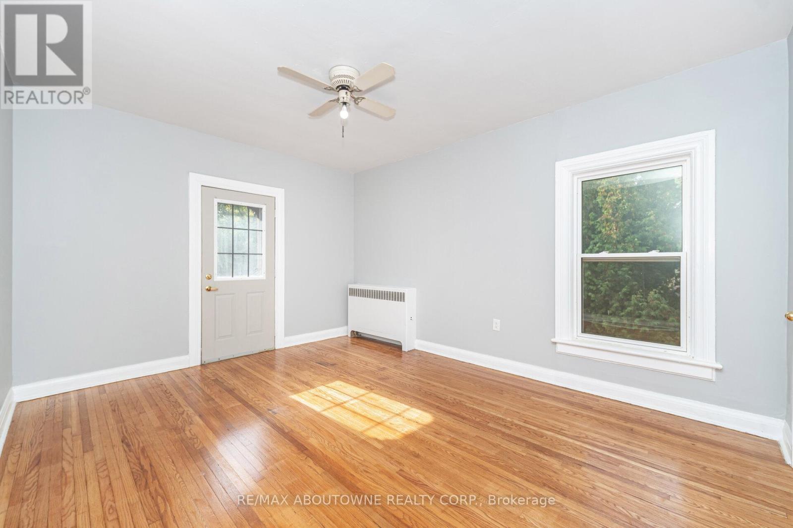 4 - 486 Holtby Avenue, Burlington, Ontario  L7R 2R3 - Photo 14 - W12427760