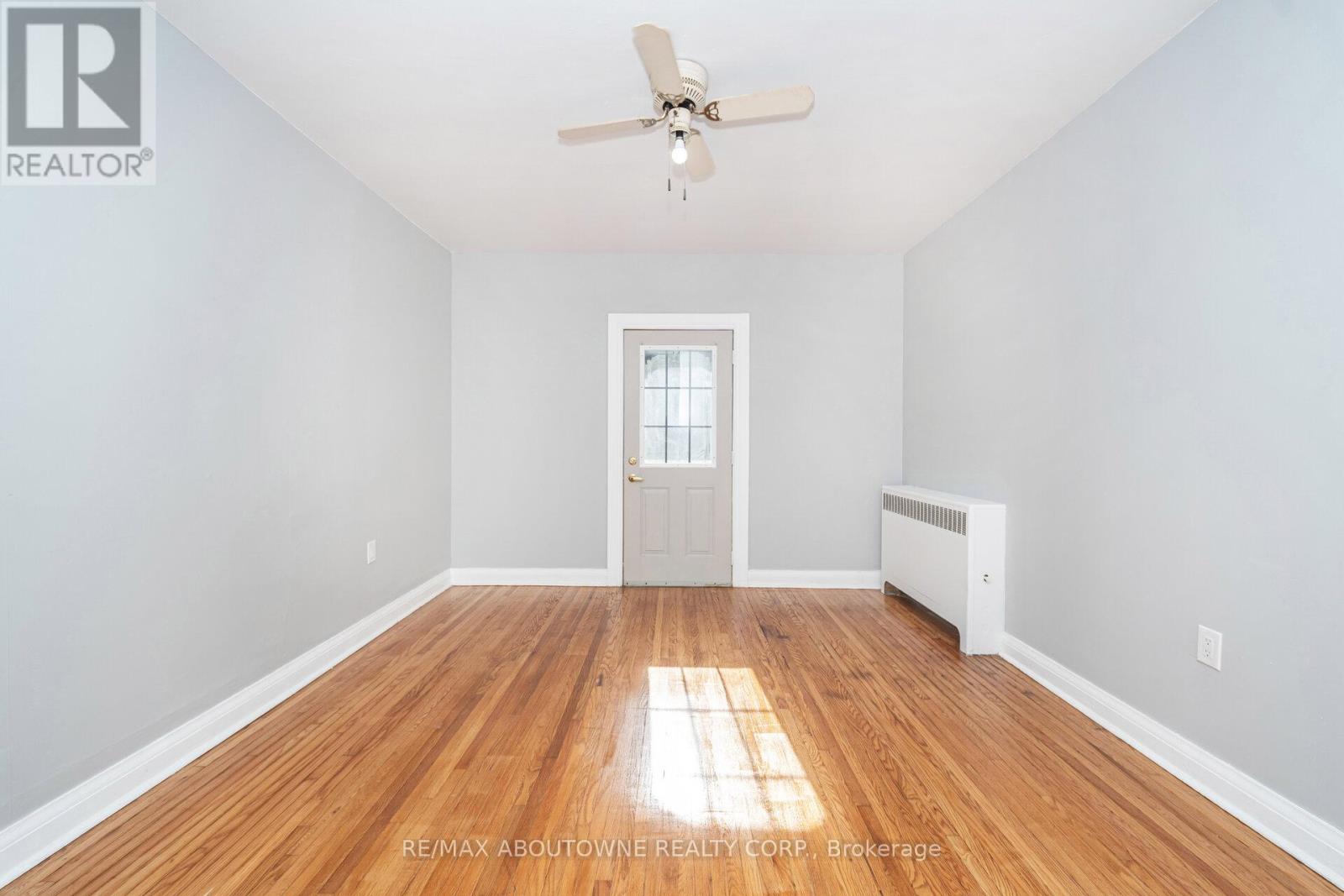 4 - 486 Holtby Avenue, Burlington, Ontario  L7R 2R3 - Photo 13 - W12427760