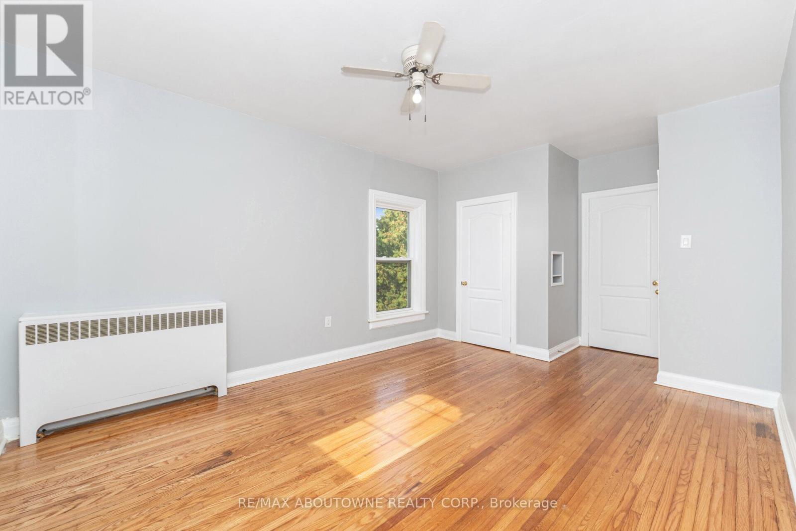 4 - 486 Holtby Avenue, Burlington, Ontario  L7R 2R3 - Photo 15 - W12427760