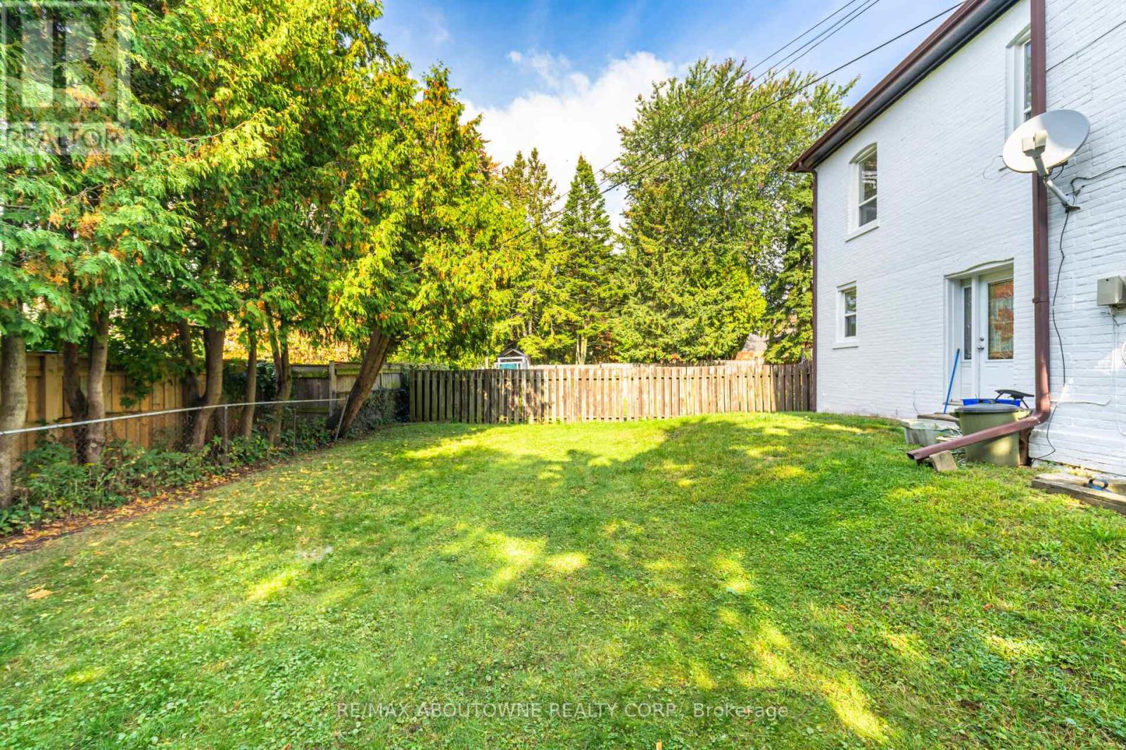 4 - 486 Holtby Avenue, Burlington, Ontario  L7R 2R3 - Photo 19 - W12427760