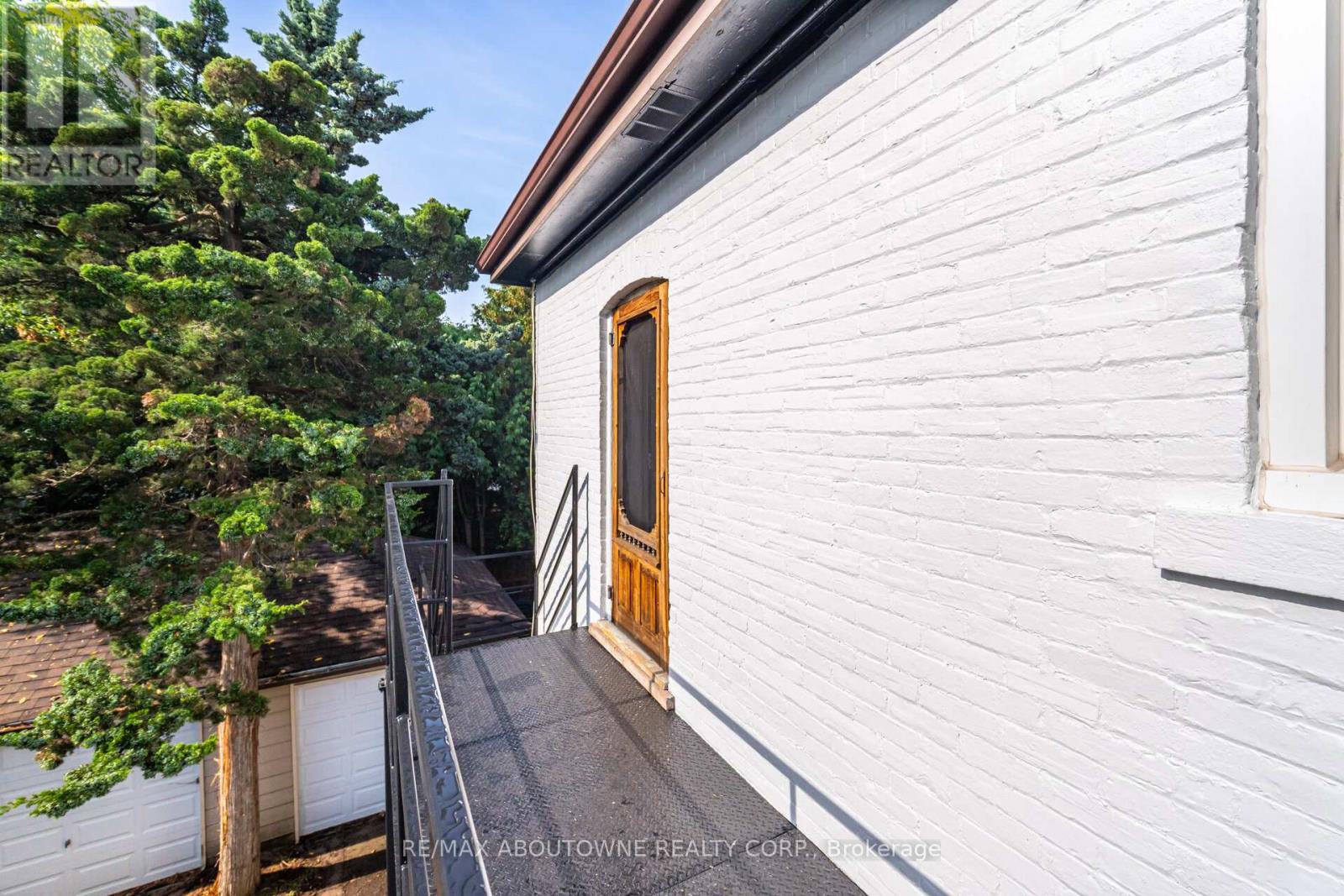 4 - 486 Holtby Avenue, Burlington, Ontario  L7R 2R3 - Photo 23 - W12427760