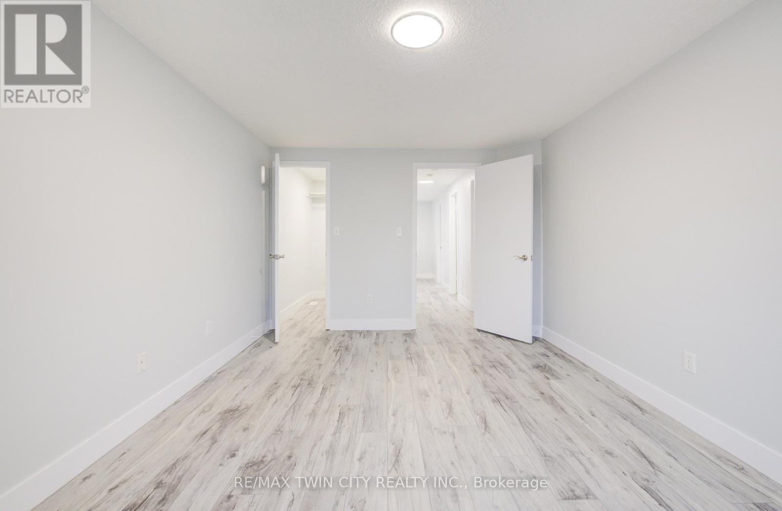 68 Foxglove Crescent, Waterloo, Ontario  N2E 3Y7 - Photo 23 - X12555984