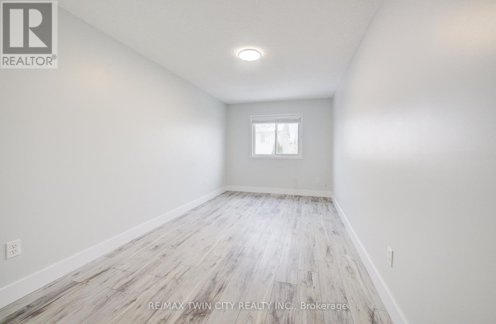 68 Foxglove Crescent, Waterloo, Ontario  N2E 3Y7 - Photo 25 - X12555984