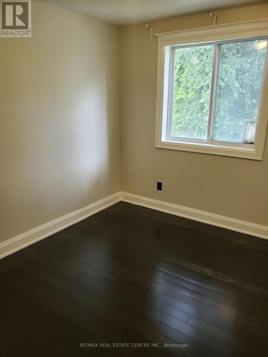 310 - 28 Victoria Avenue, Hamilton, Ontario L8L 5E1 - Photo 5 - X12554126