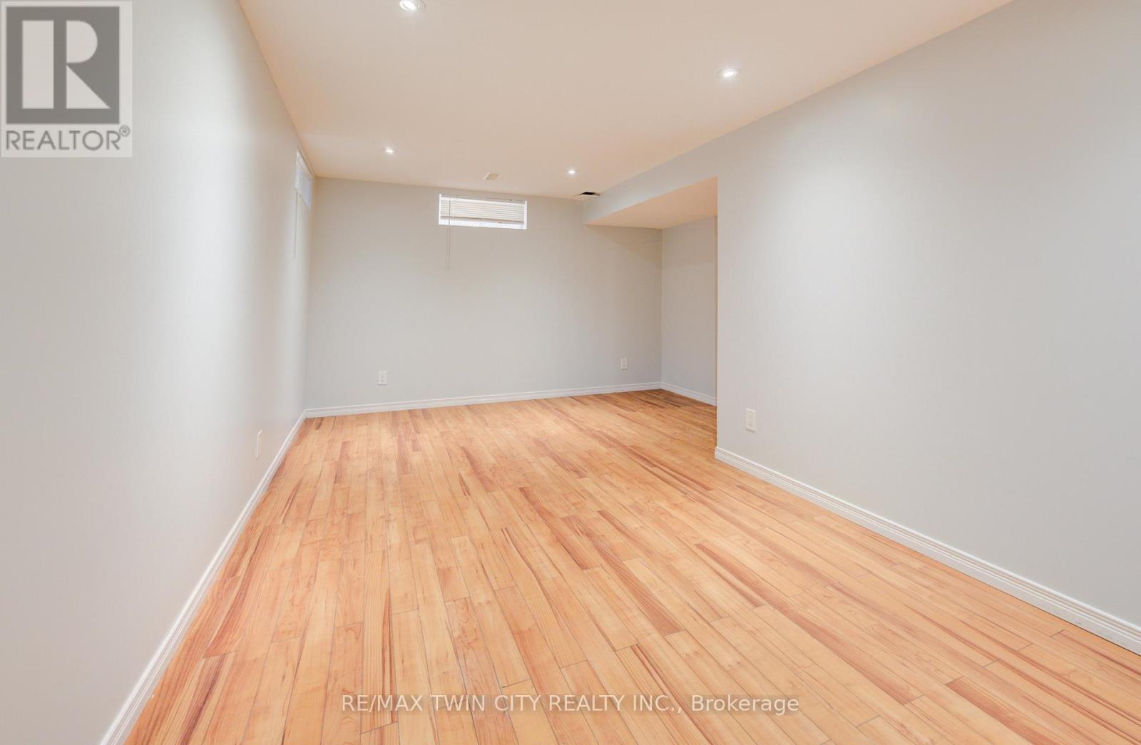 68 Foxglove Crescent, Waterloo, Ontario  N2E 3Y7 - Photo 33 - X12555984