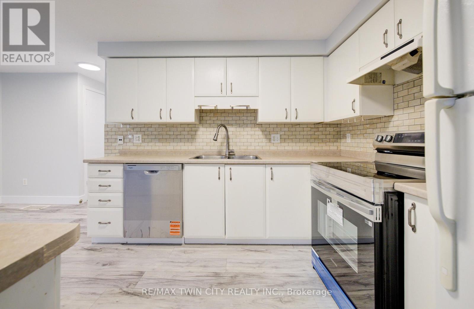 68 Foxglove Crescent, Waterloo, Ontario  N2E 3Y7 - Photo 11 - X12555984