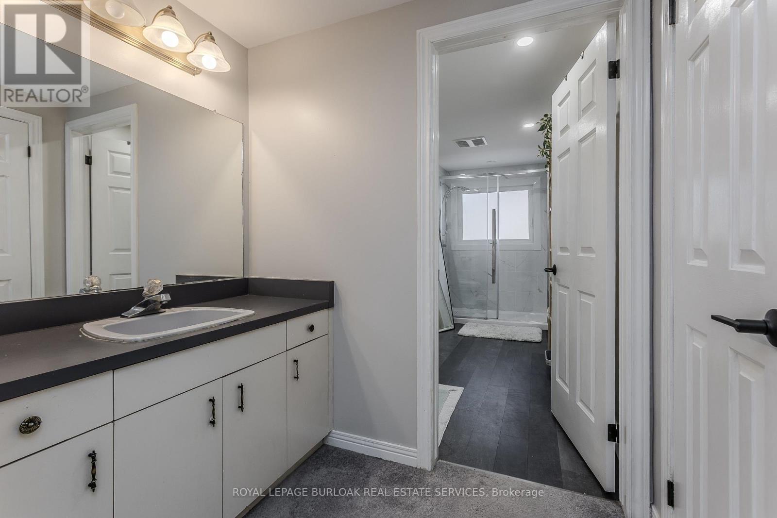 347 Delancey Boulevard, Hamilton, Ontario L9B 2B4 - Photo 17 - X12556260