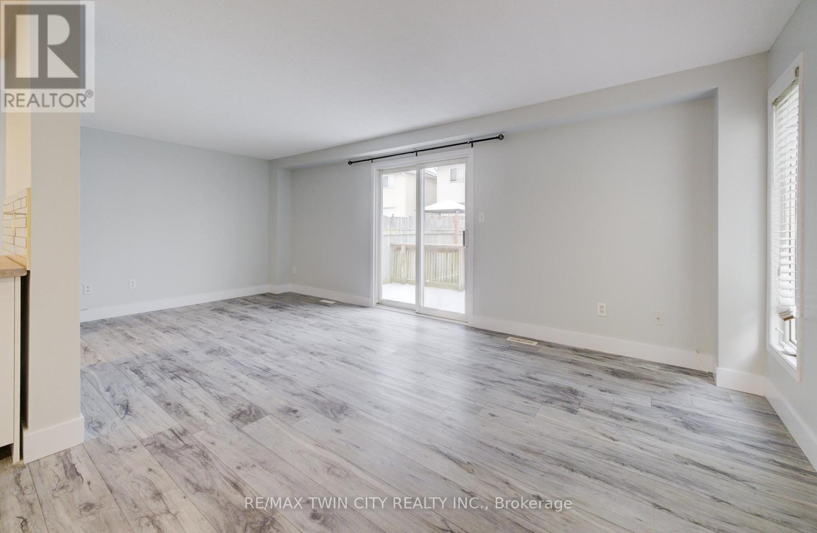 68 Foxglove Crescent, Waterloo, Ontario  N2E 3Y7 - Photo 18 - X12555984