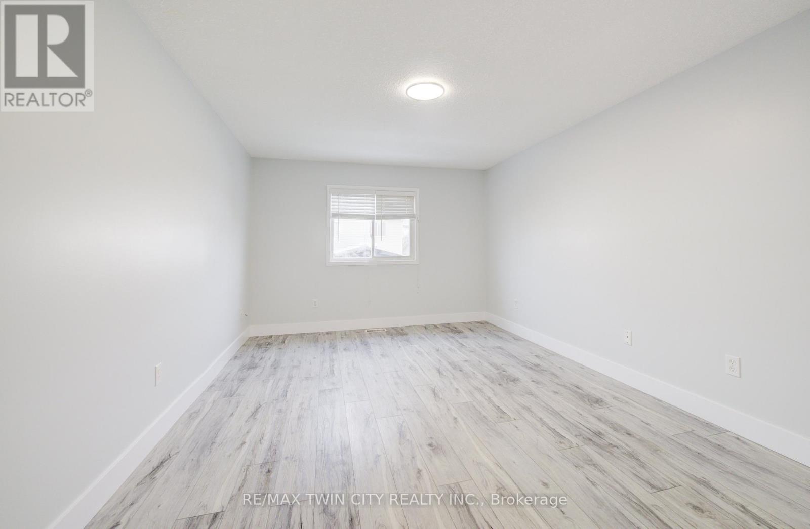 68 Foxglove Crescent, Waterloo, Ontario  N2E 3Y7 - Photo 22 - X12555984