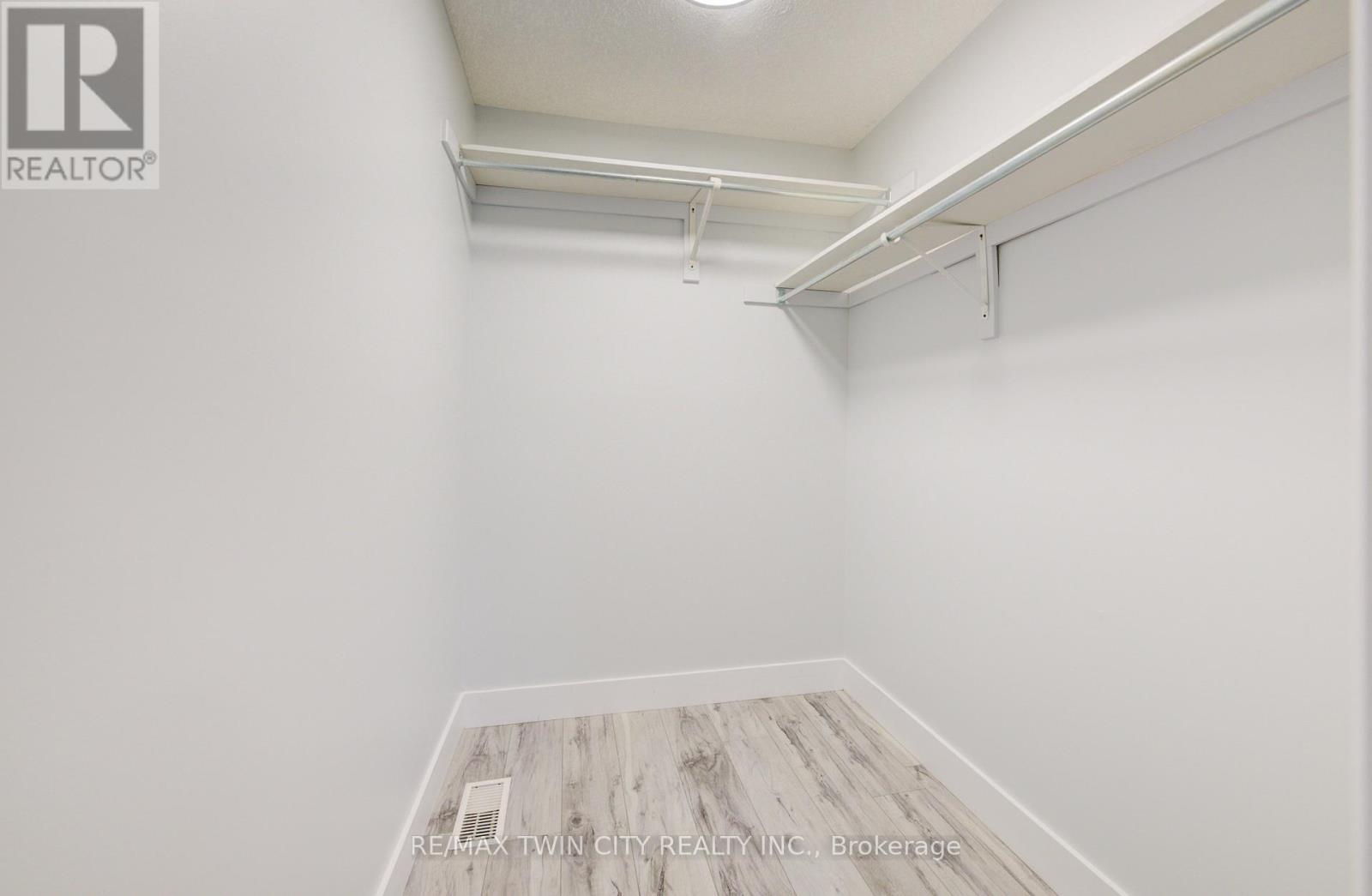 68 Foxglove Crescent, Waterloo, Ontario  N2E 3Y7 - Photo 24 - X12555984