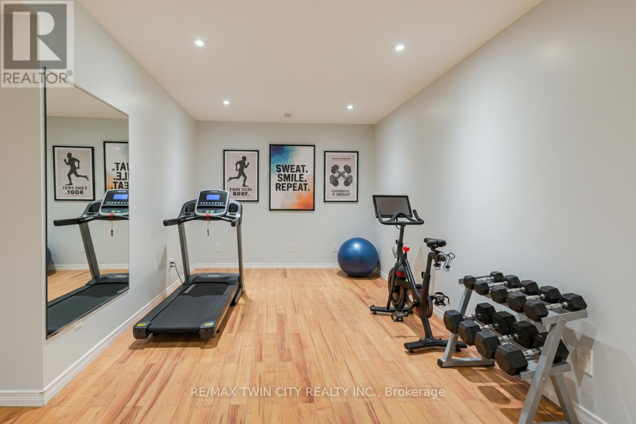 68 Foxglove Crescent, Waterloo, Ontario  N2E 3Y7 - Photo 32 - X12555984