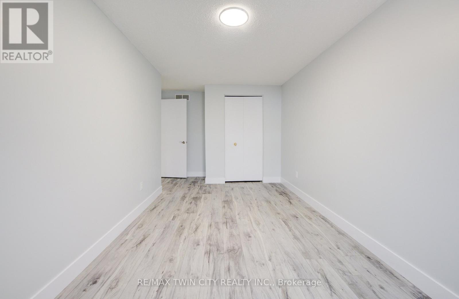 68 Foxglove Crescent, Waterloo, Ontario  N2E 3Y7 - Photo 27 - X12555984