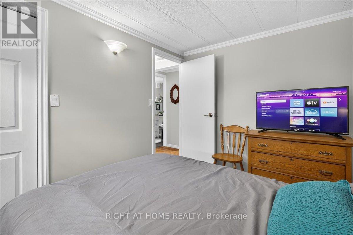 30 Main Street, Innisfil, Ontario  L9S 1L9 - Photo 11 - N12556558