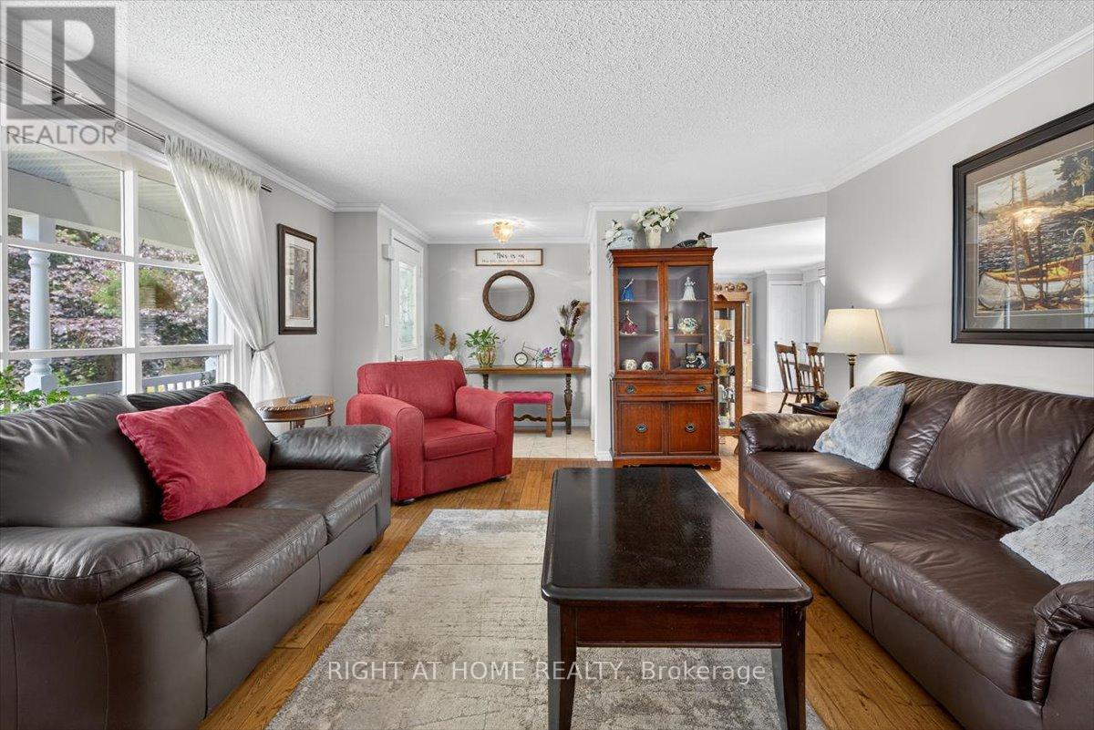 30 Main Street, Innisfil, Ontario  L9S 1L9 - Photo 3 - N12556558