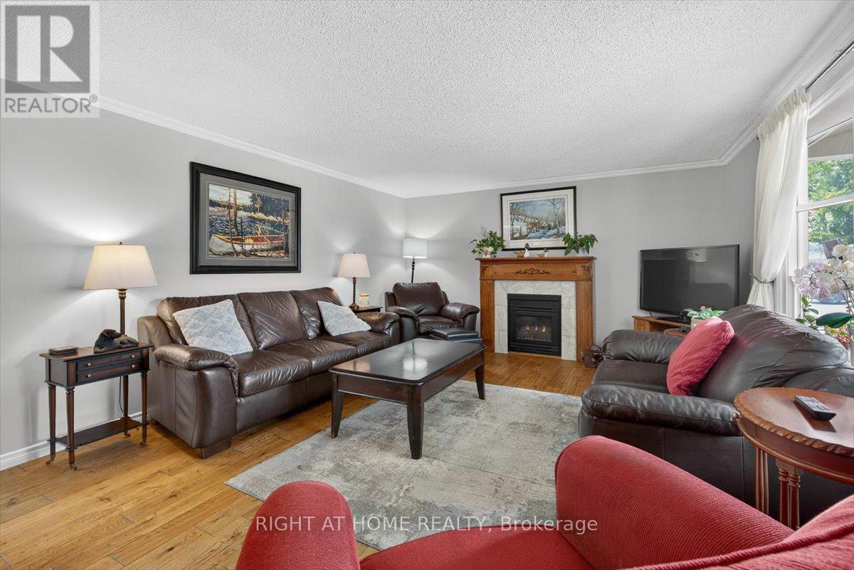 30 Main Street, Innisfil, Ontario  L9S 1L9 - Photo 4 - N12556558