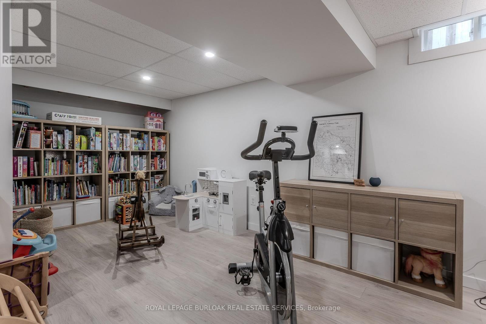 347 Delancey Boulevard, Hamilton, Ontario L9B 2B4 - Photo 25 - X12556260