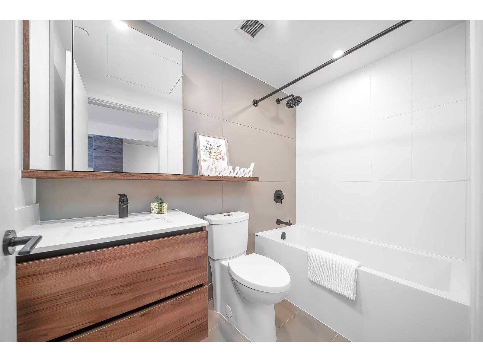 1308 10448 University Drive, Surrey, British Columbia  V3T 0S7 - Photo 16 - R3055874