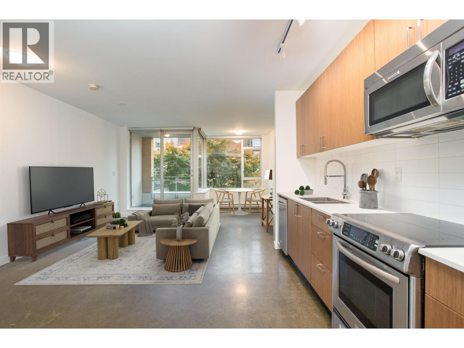 310 221 UNION STREET, Vancouver, British Columbia