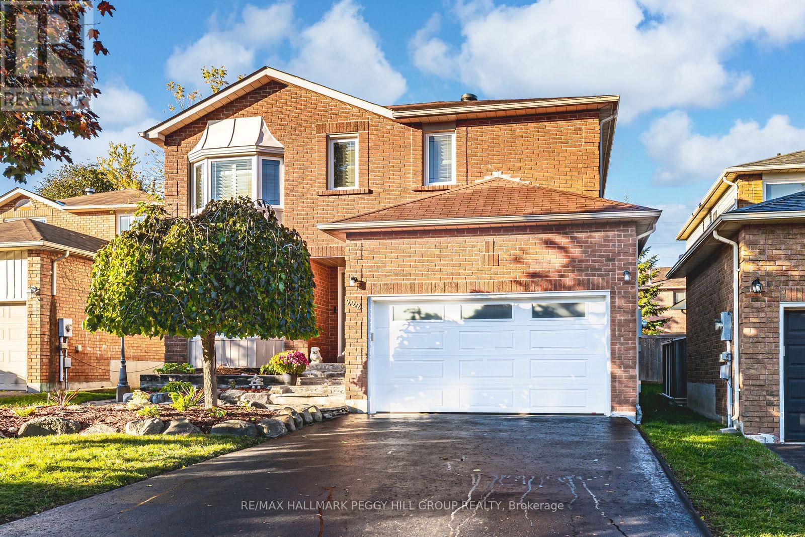 222 BISHOP DRIVE, Barrie, Ontario