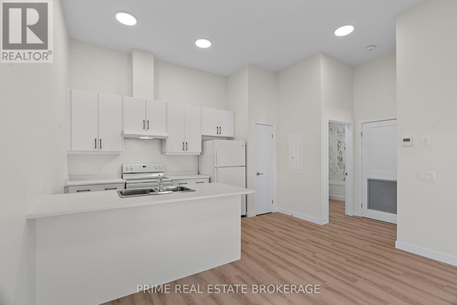 370 William Street, South Huron, Ontario  N0M 1S2 - Photo 12 - X12556694