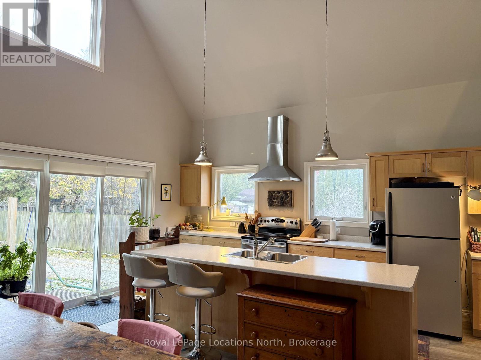 18 Hickory Street, Collingwood, Ontario L9Y 3E4 - Photo 5 - S12552092