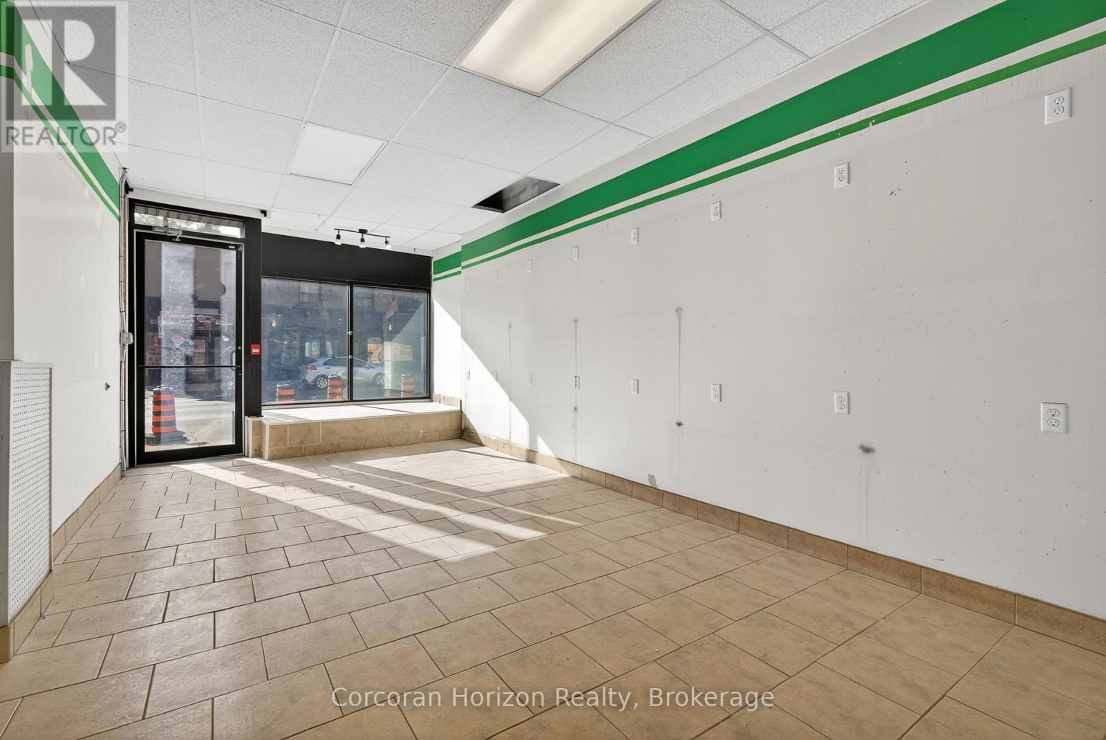 467 King Street E, Hamilton, Ontario  L8N 1C7 - Photo 3 - X12556698