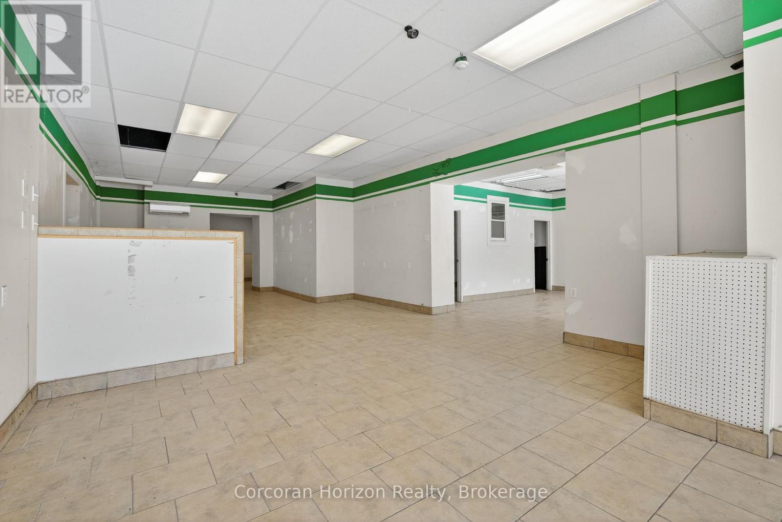 467 King Street E, Hamilton, Ontario  L8N 1C7 - Photo 4 - X12556698