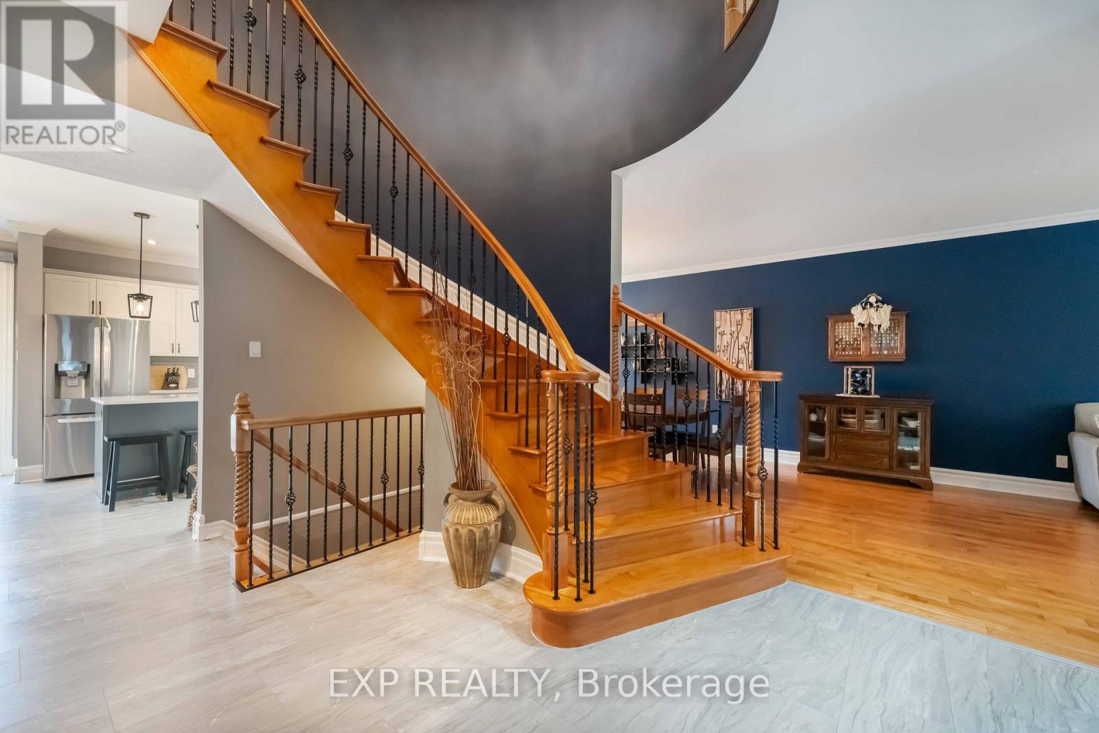 2095 Avebury Drive, Ottawa, Ontario  K4A 4G2 - Photo 3 - X12556658