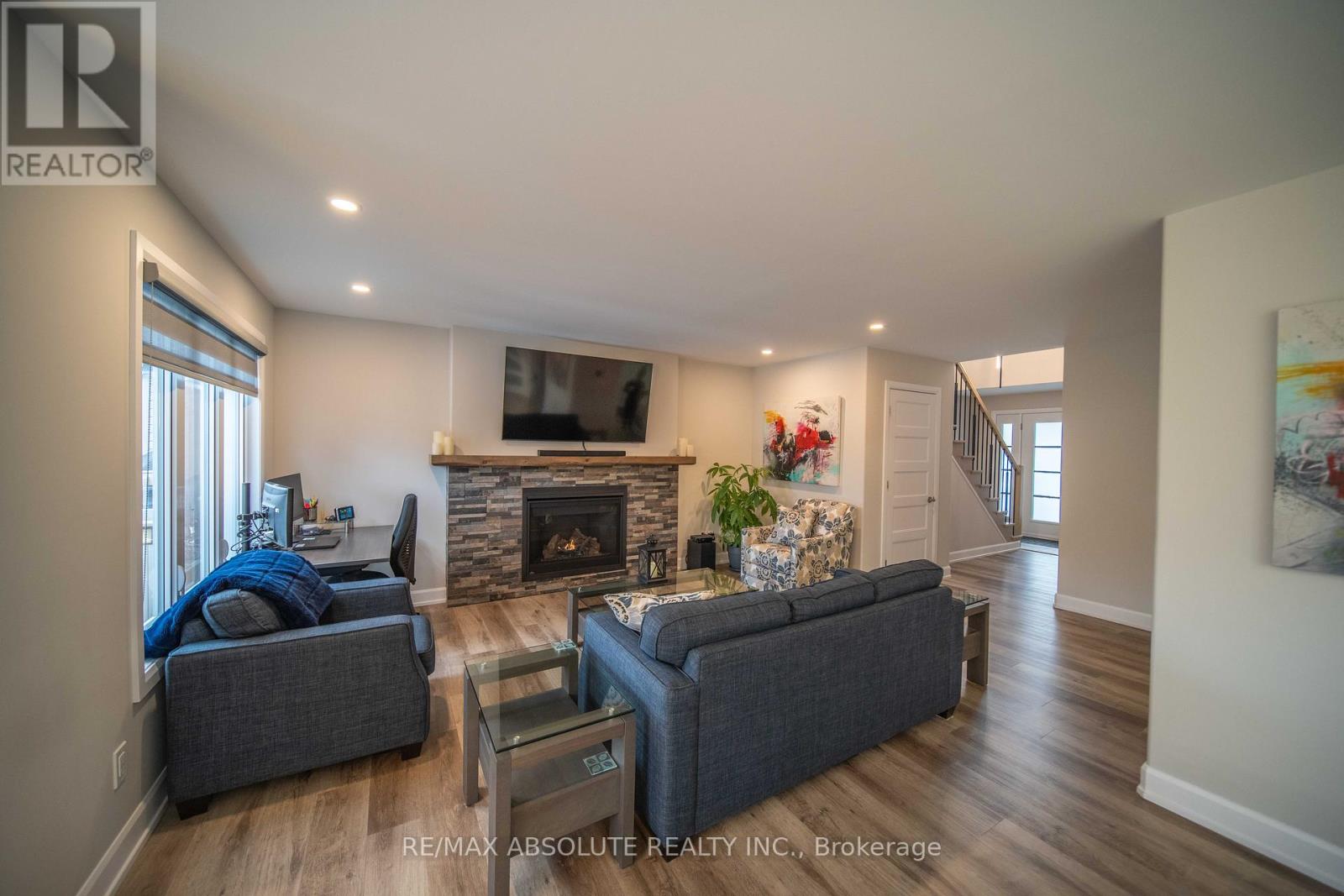727 Azure Street N, Russell, Ontario  K4R 0E6 - Photo 7 - X12556678