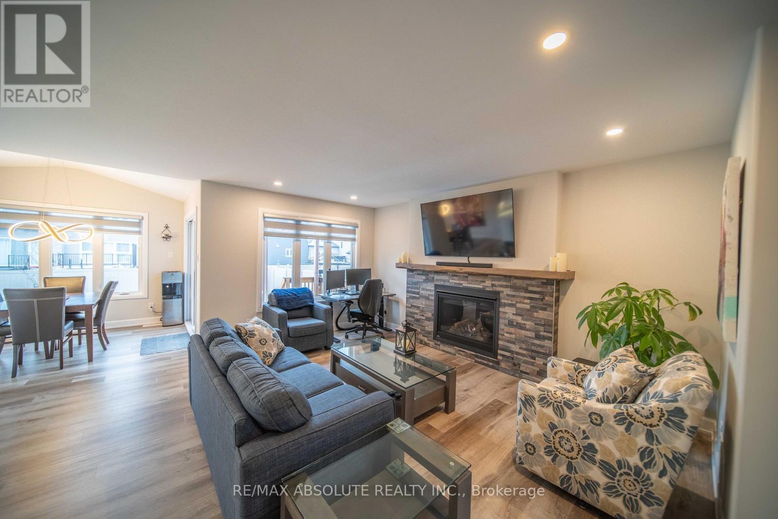 727 Azure Street N, Russell, Ontario  K4R 0E6 - Photo 8 - X12556678