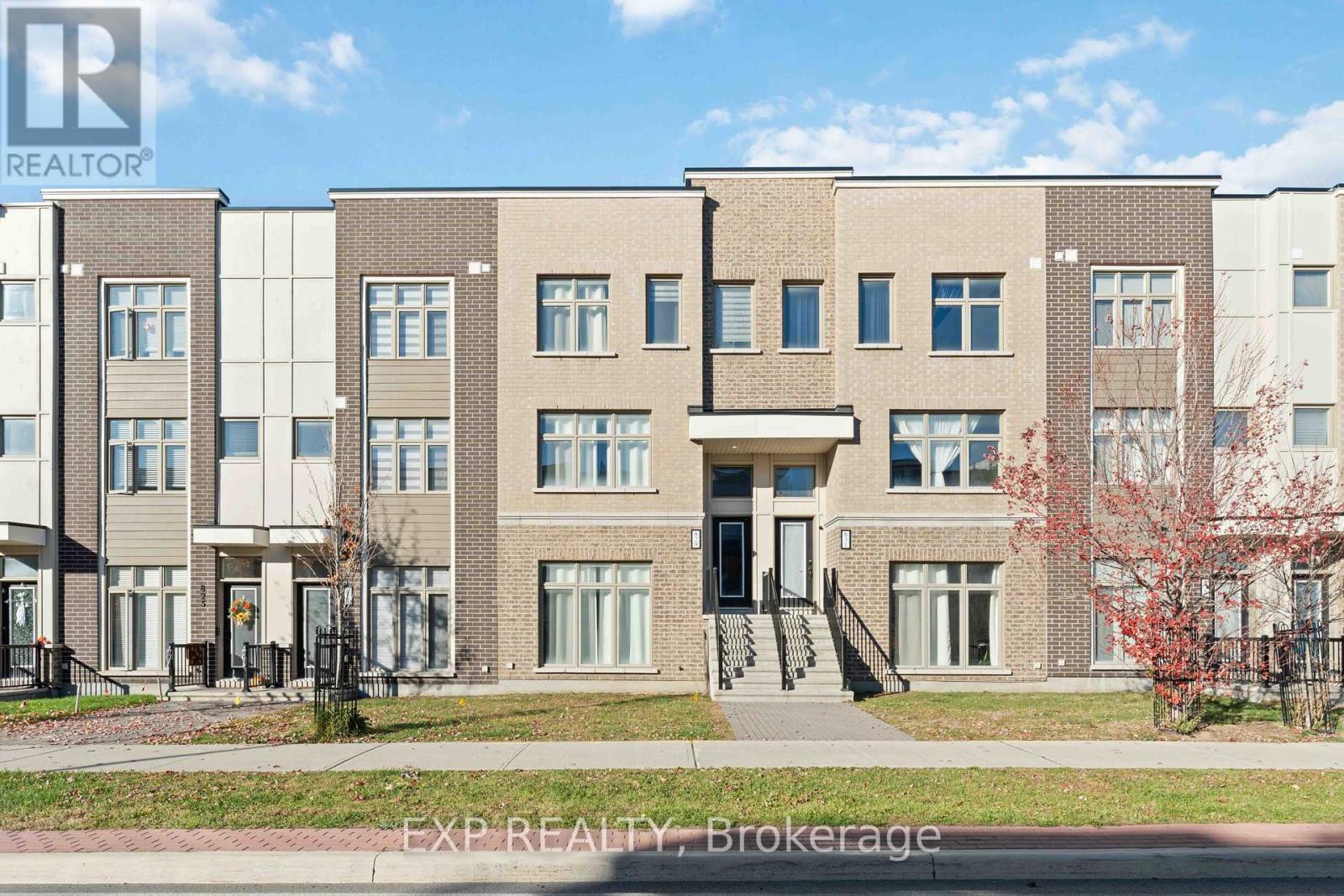 829 Mikinak Road, Ottawa, Ontario  K1K 4Z9 - Photo 2 - X12556726