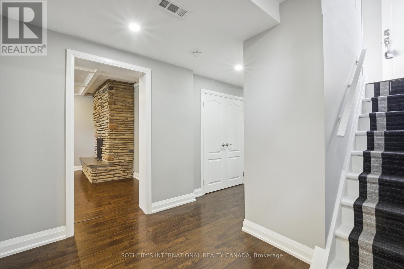 Lower - 14 Laurelwood Crescent, Toronto, Ontario  M9P 1L5 - Photo 8 - W12556520