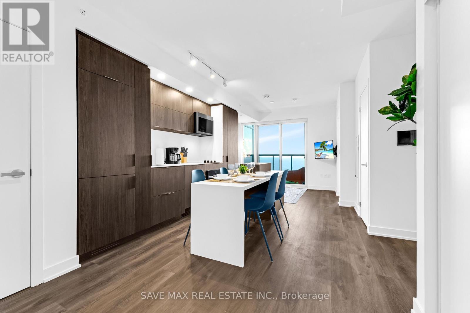 1406 - 370 Martha Street, Burlington, Ontario  L7R 0G9 - Photo 17 - W12556536