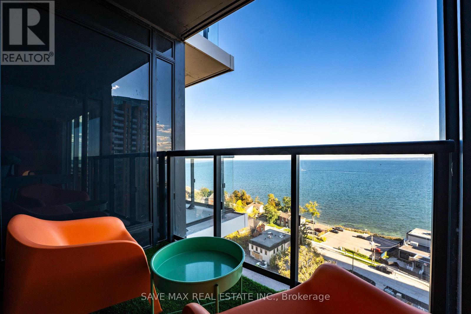 1406 - 370 Martha Street, Burlington, Ontario  L7R 0G9 - Photo 4 - W12556536