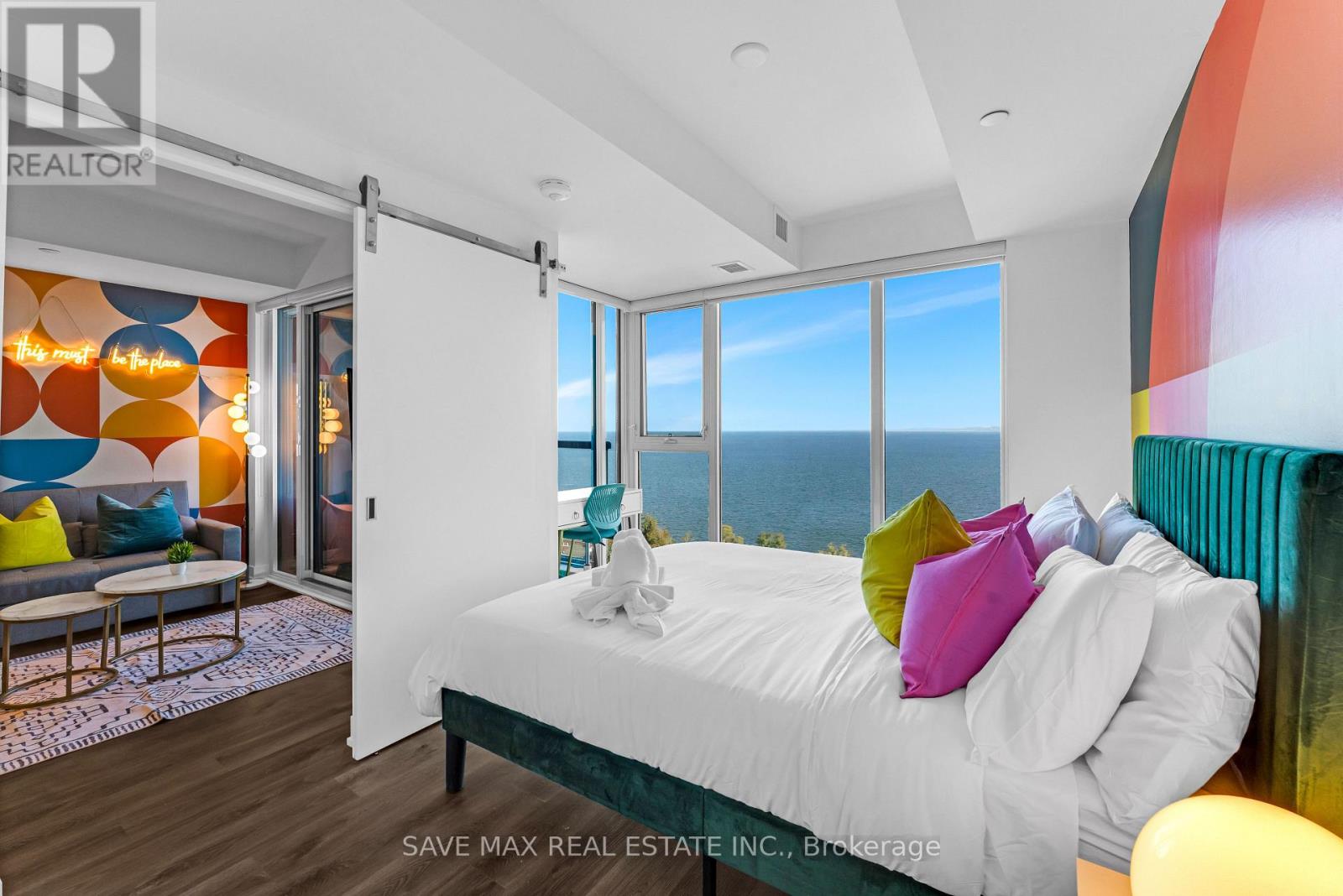 1406 - 370 Martha Street, Burlington, Ontario  L7R 0G9 - Photo 9 - W12556536