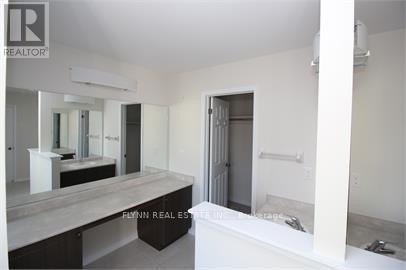 2 - 33 Creekbank Road, Toronto, Ontario  M6L 1C7 - Photo 16 - W12556562