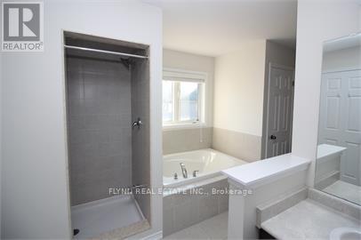 2 - 33 Creekbank Road, Toronto, Ontario  M6L 1C7 - Photo 18 - W12556562