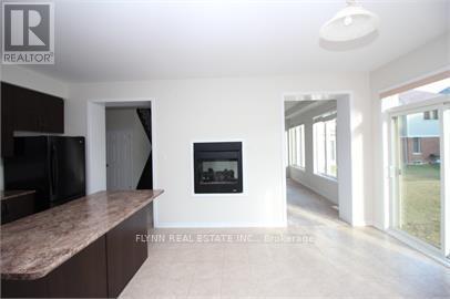 2 - 33 Creekbank Road, Toronto, Ontario  M6L 1C7 - Photo 9 - W12556562