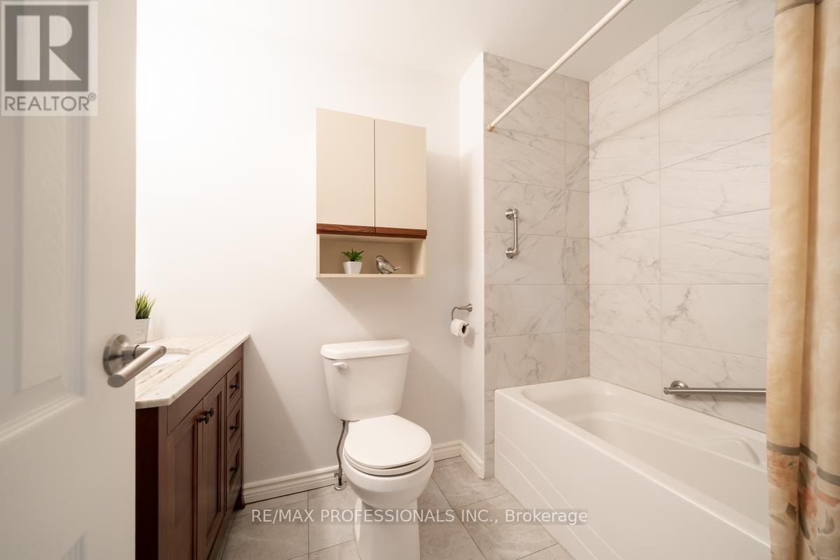 1275 Pallatine Drive, Oakville, Ontario  L6H 1Z1 - Photo 14 - W12556576