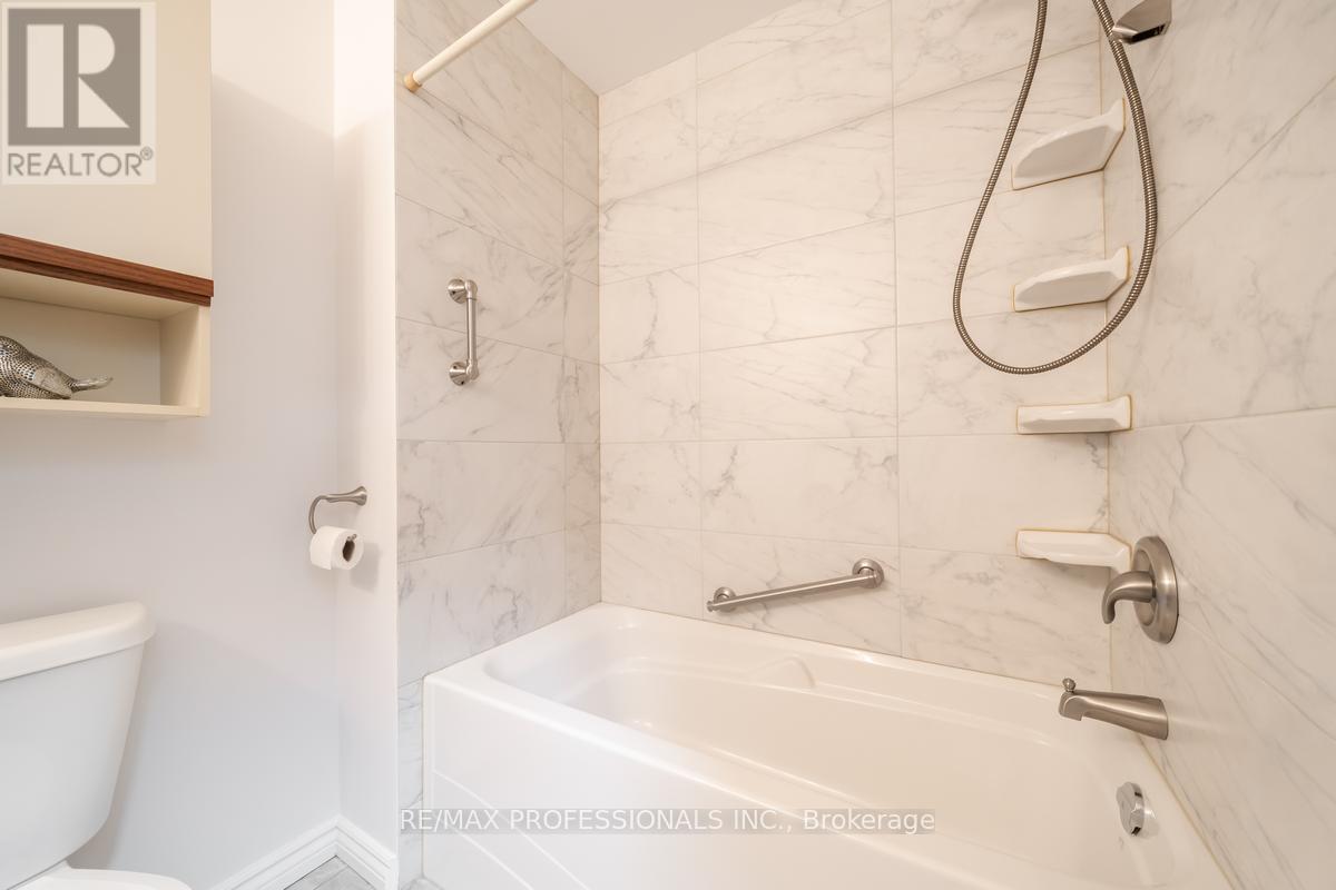 1275 Pallatine Drive, Oakville, Ontario  L6H 1Z1 - Photo 16 - W12556576