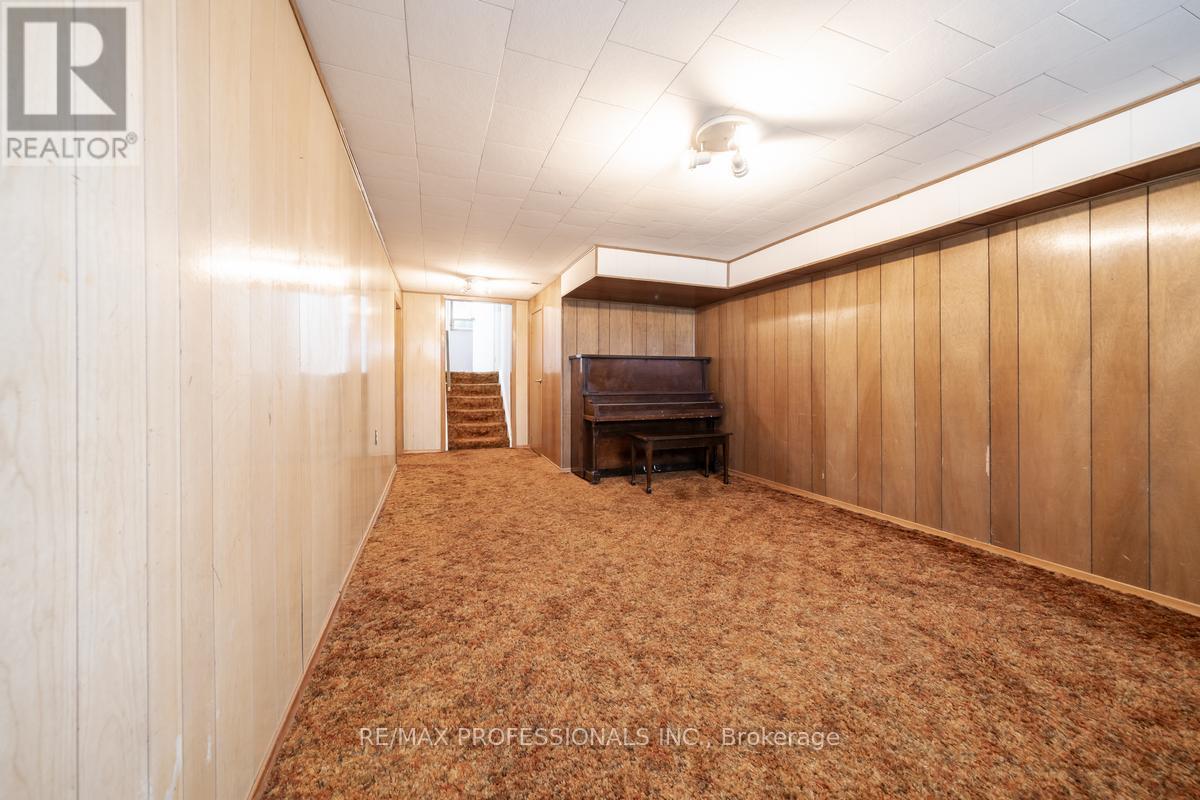 1275 Pallatine Drive, Oakville, Ontario  L6H 1Z1 - Photo 33 - W12556576