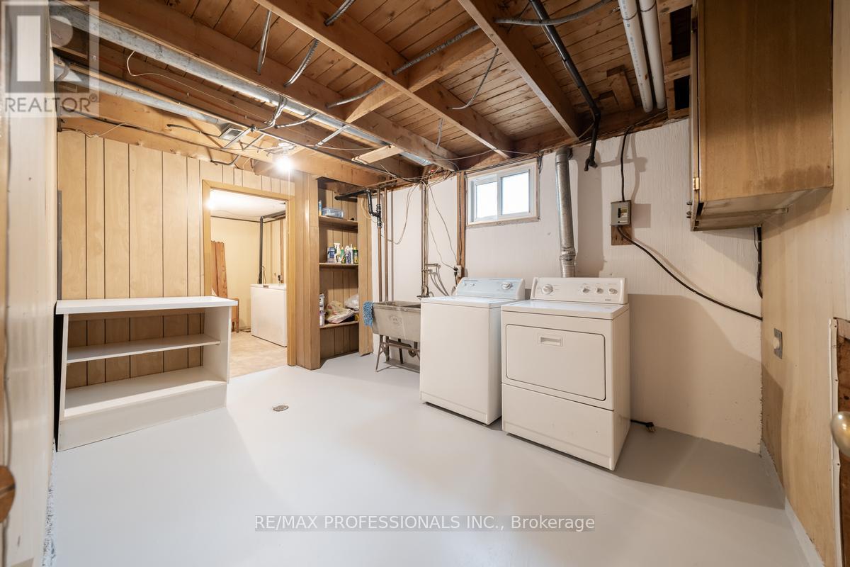 1275 Pallatine Drive, Oakville, Ontario  L6H 1Z1 - Photo 34 - W12556576