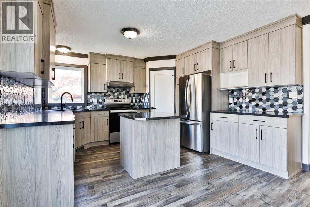 11 Wildwood Crescent W, Lethbridge, Alberta  T1K 6E1 - Photo 11 - A2267407