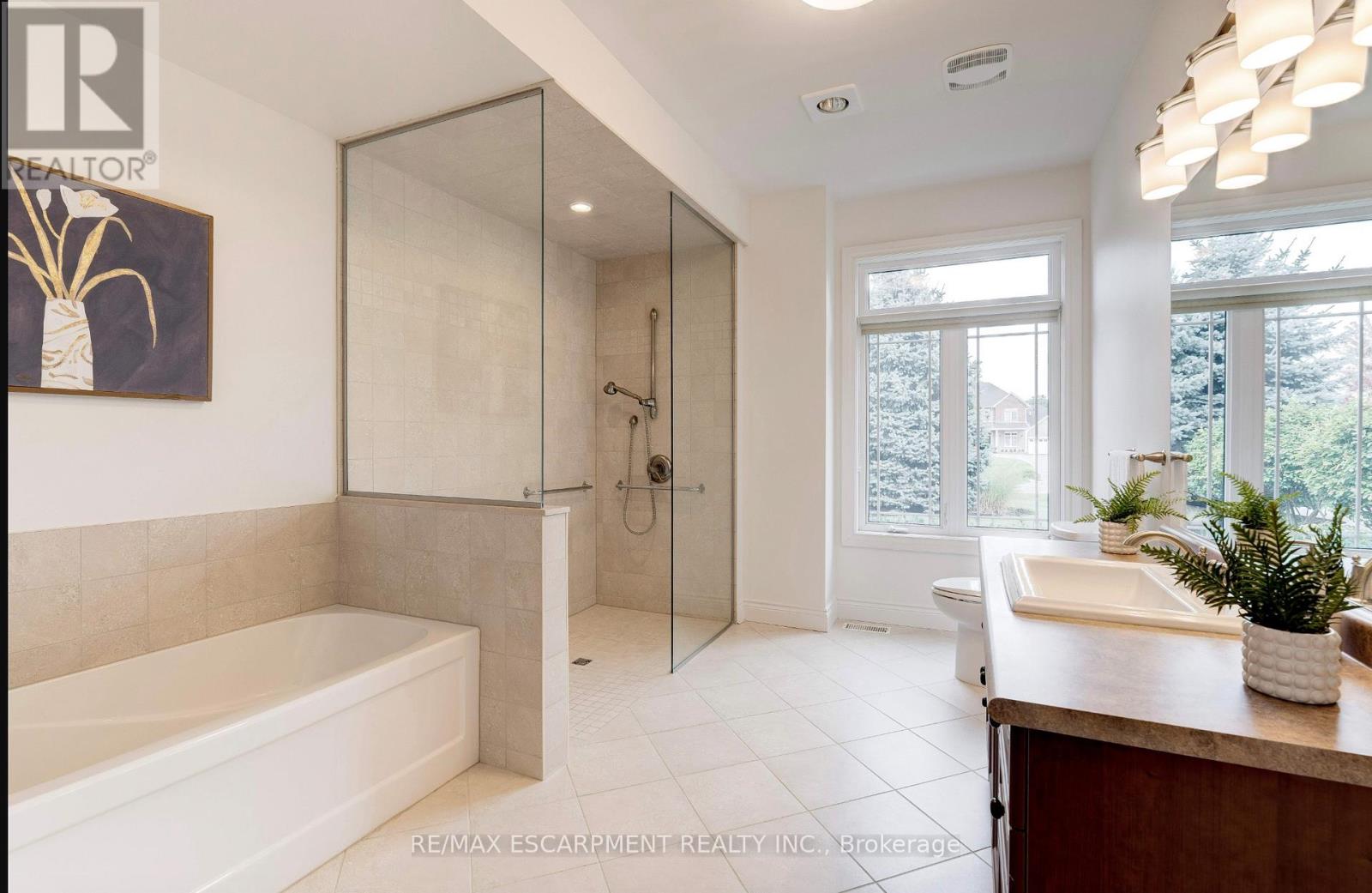 17 Tews Lane, Hamilton, Ontario  L9H 7N4 - Photo 20 - X12556546